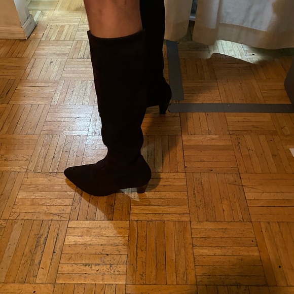 Knee high suede boots - Similar to stuart weitzman - Picture 4 of 9